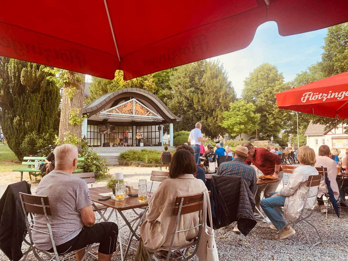 Biergarten Braunfels Gäste und Stimmung
